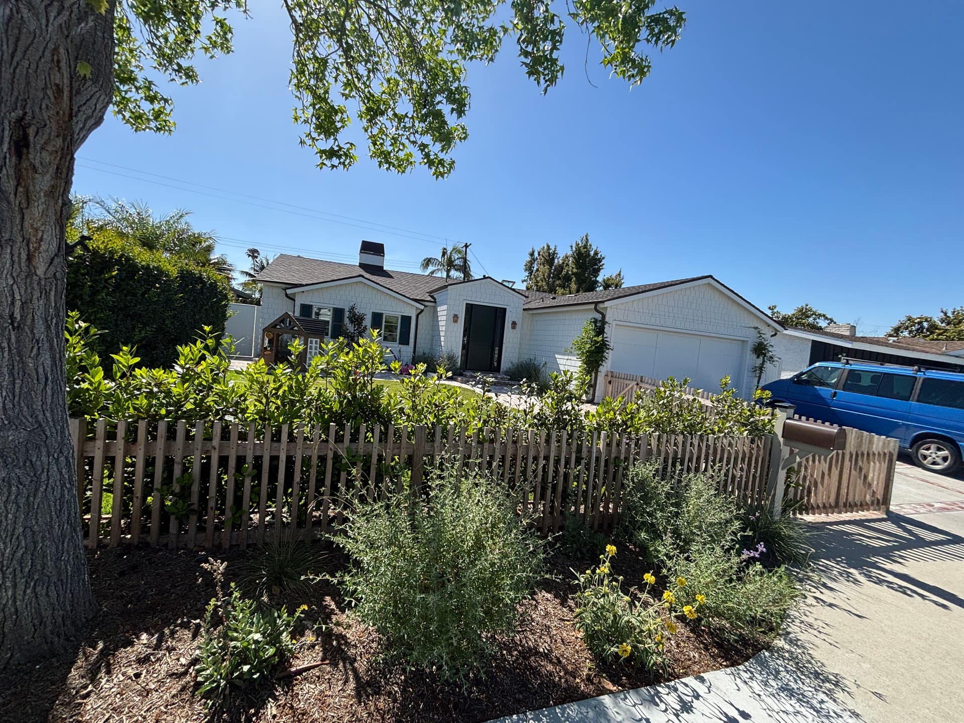 Gallery photos for Costa Mesa Dirt Lot Gets a Full Outdoor Makeover: Image #1